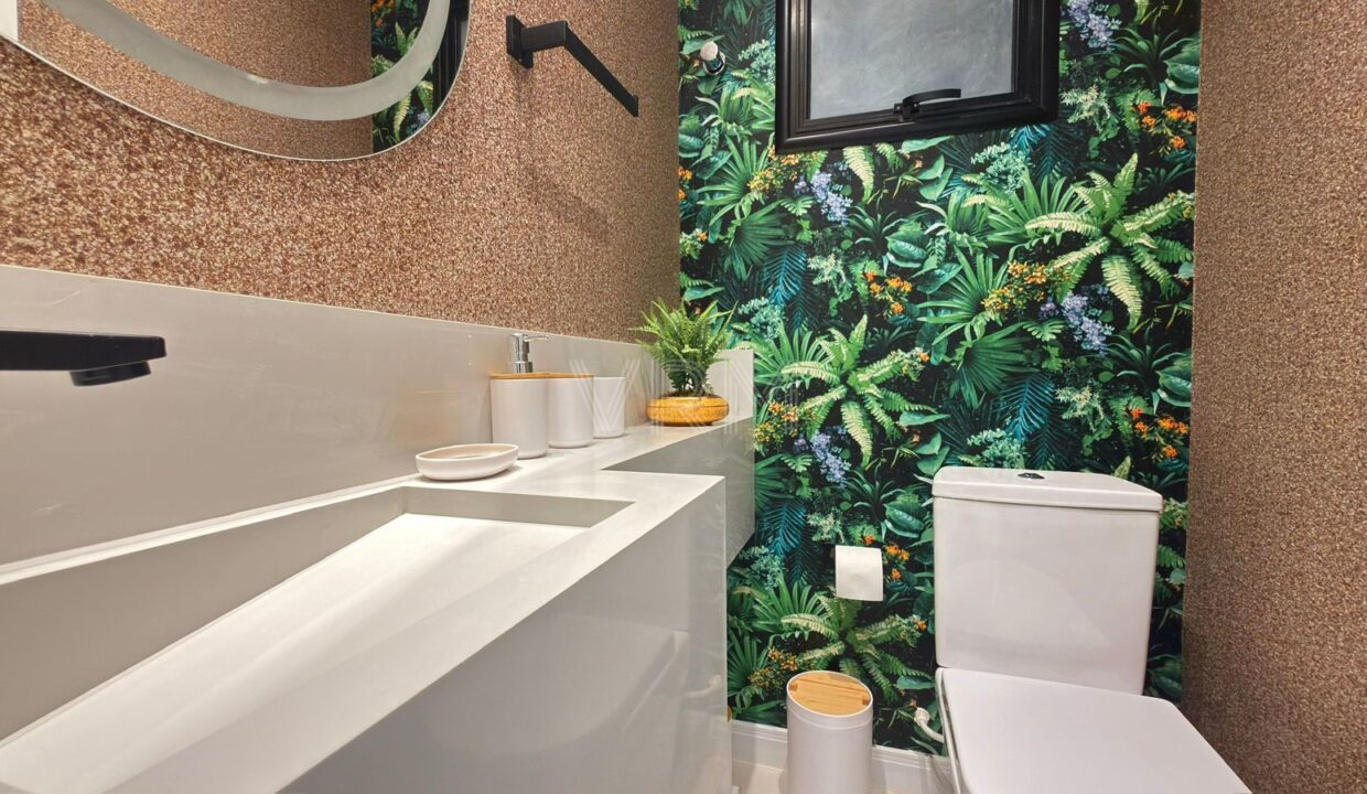 WhatsApp Image 2025-11-19 at 17.15.00 (1)